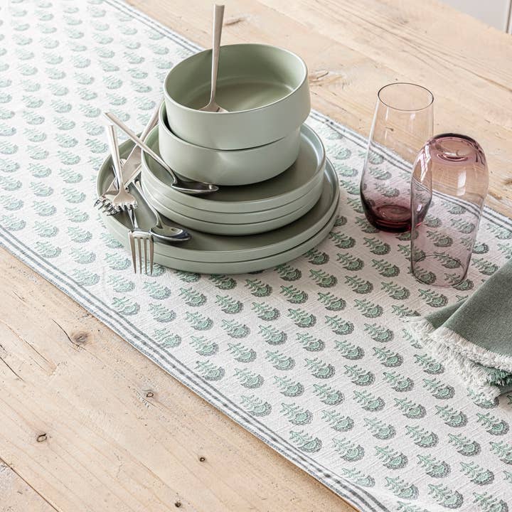 over&back - Wholesale Table Runner - Hand-Blocked Table Runner Floral Patterns 18x10821