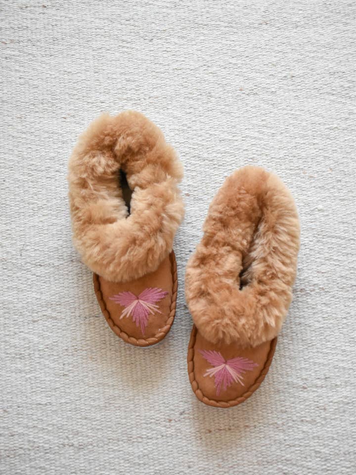 HomieeStudio - Wholesale Slippers - Women's - Handmade Sheepskin Moccasins Slippers - Vivi2