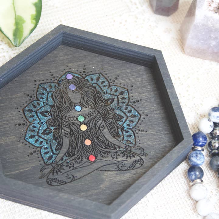 Plat à bijoux en bois Chakra pour la vente par Topaz & Pine