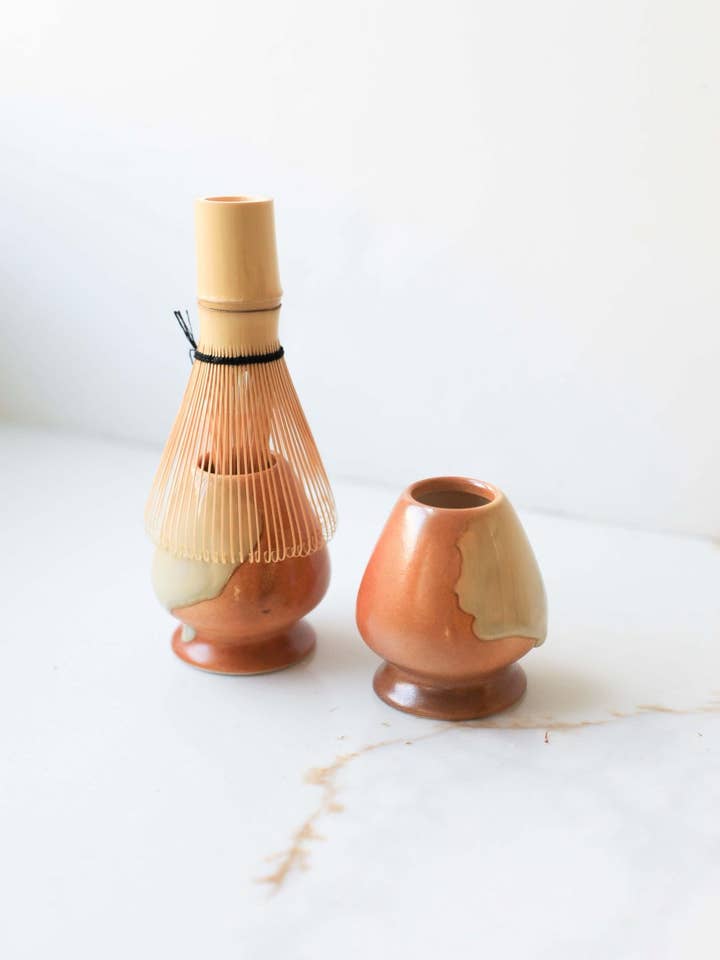 Ceramic Matcha Whisk Holder pour la vente par Fodory
