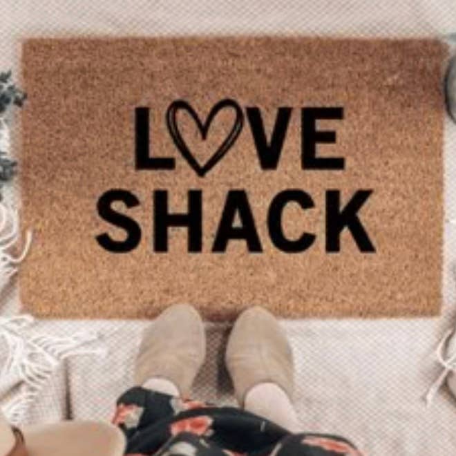 Amour Shack pour la vente par The Doormat Company
