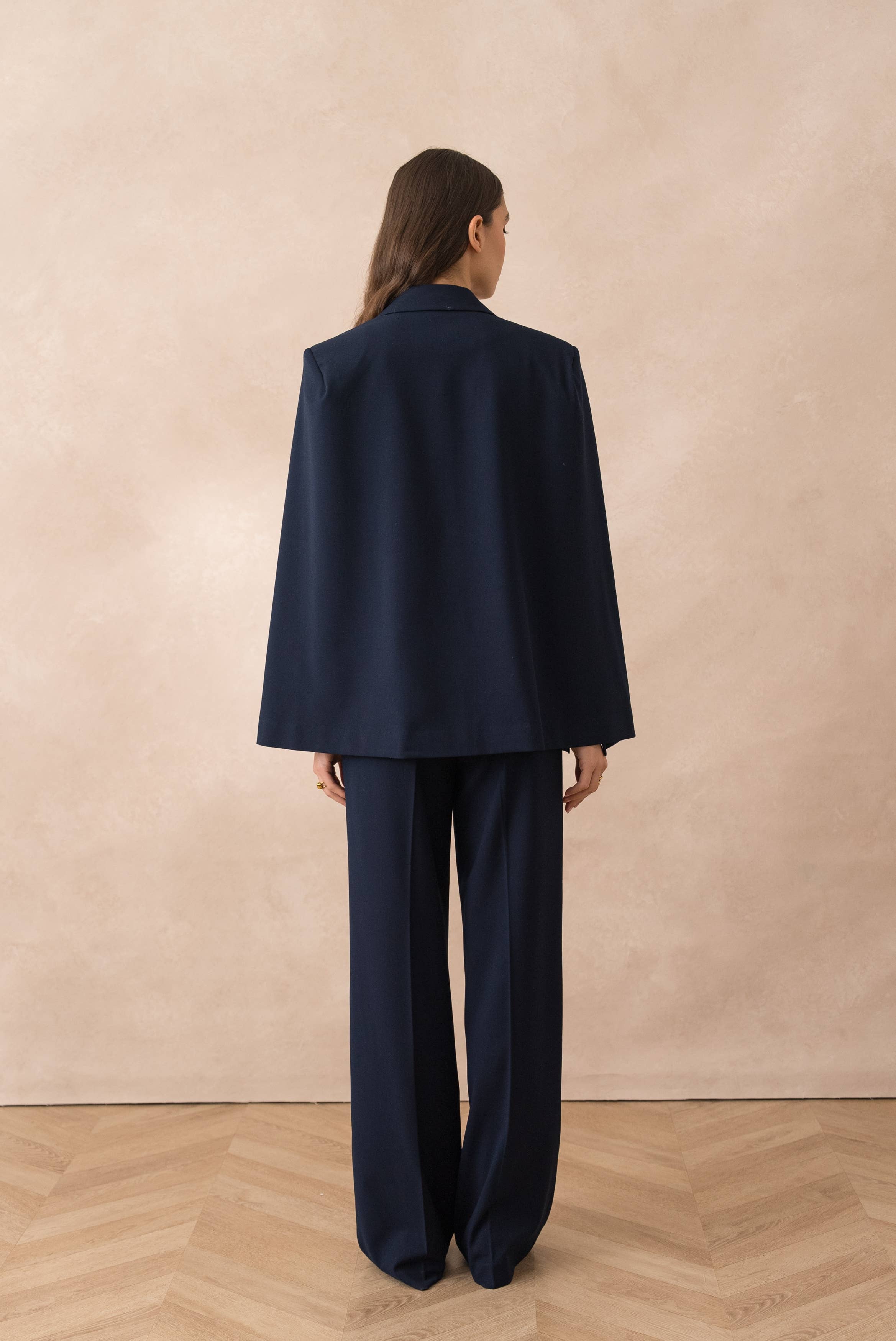 Attentif Paris - Wholesale Jacket - Women's - [Vision] Oversized cape jacket with structured cut12