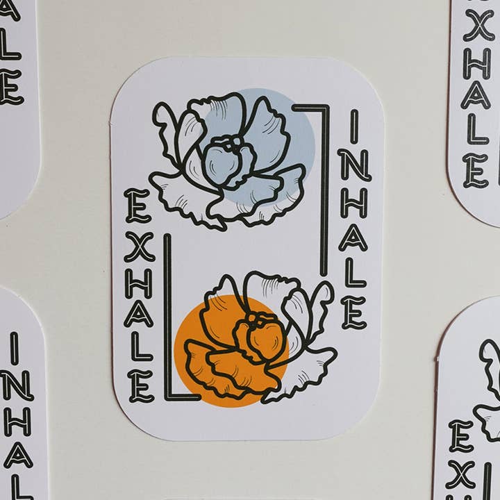 Autocollant écologique de citation de pleine conscience "Inhale Exhale" pour la vente par For Tha Masses Design