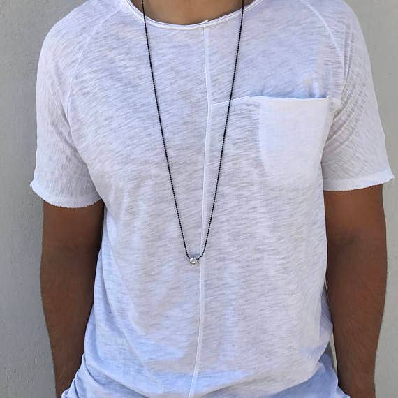 Christina Christi - Vente Colliers à pendentif - Collier homme avec pendentif basket en métal argenté1