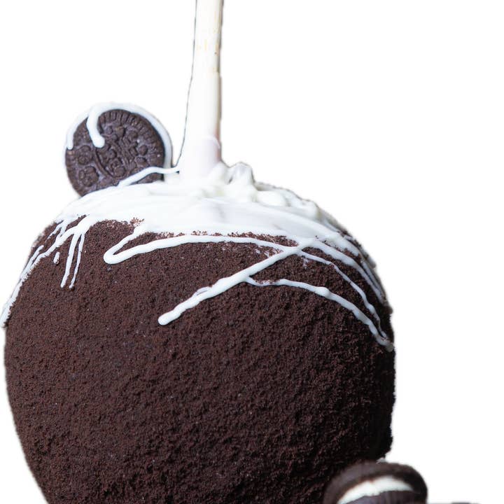 Simply Amazing Apples - Wholesale Chocolate Covered Sweets - Cookies N Cream White Chocolate Caramel Apple1