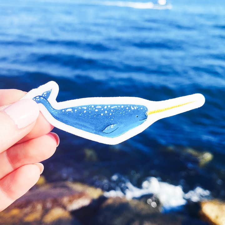 Happy Narwhal Sticker voor wholesale door Laura King Paints