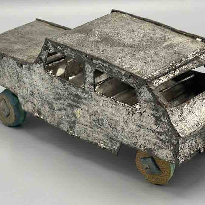 The Niger Bend – Großhandel Tischdeko – Afrikanisches Spielzeugauto aus recyceltem Metall - Burkina Faso