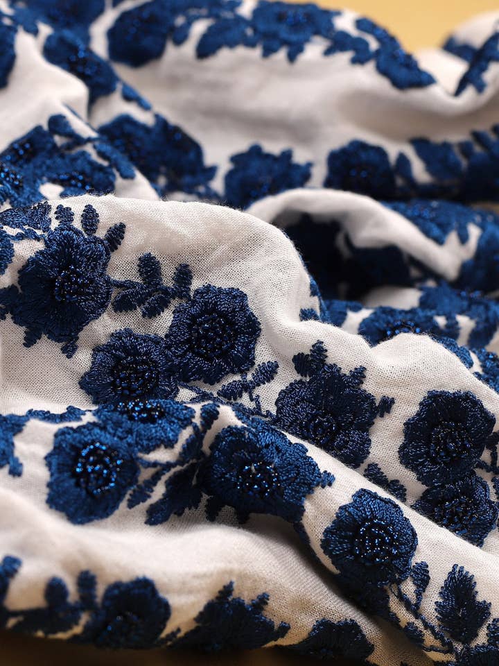 Blouse Sakura - Tissu écru pour la vente par FLORII