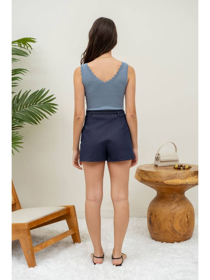 The Workshop Studio – wholesale Stickad topp - Dam – ÄRMLÖS TRÖJA MED KAMMUSSLINGSKANT STICKAD CROP TOP55