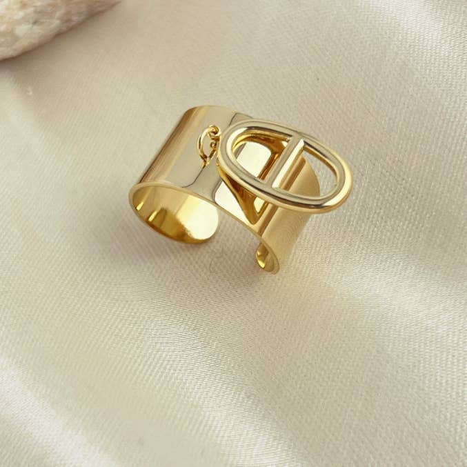 Ringar-Kurvad form oregelbunden textur vågmönster stålringen för wholesale av Eagle Crest Industries Inc.