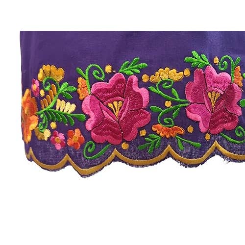 Puerta21 – Großhandel Bluse – Damen – Bunte bestickte mexikanische Bluse mit traditionellem floralem Design – Huipil aus Mexiko, lila2