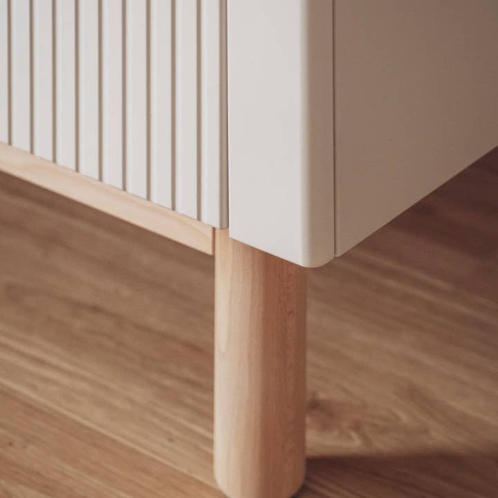 SCANDINAVIAN STORIES by MARTON - Wholesale Kast - Maria 3-deurs kledingkast Champagnekleur3