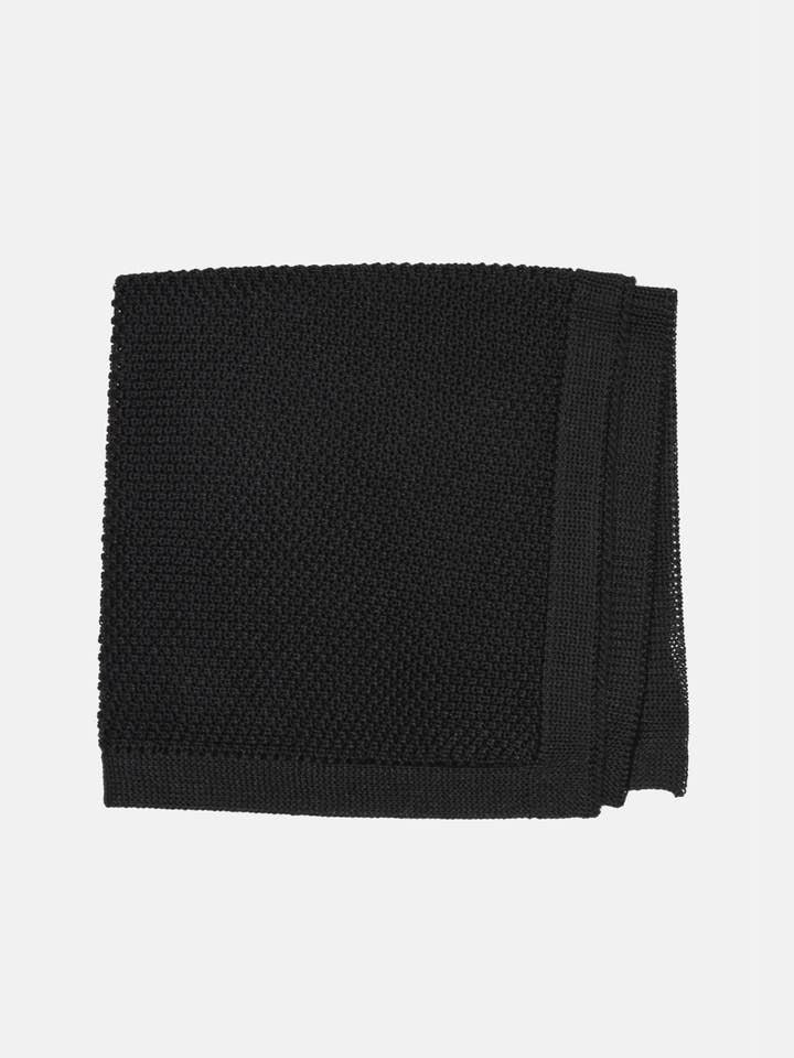 Poche en tricot noir pour la vente par Curated Basics
