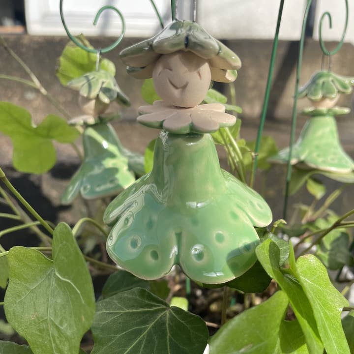 Pannonhem AB. - Wholesale Garden/Lawn Stake - Hanging Ceramic Green Miss Strawberry, Plant stake1