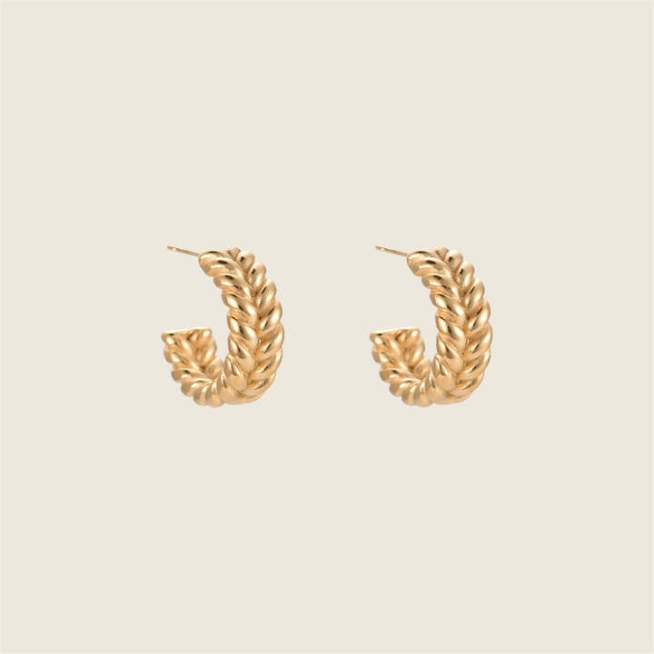 Clous d'oreilles Burmai pour la vente par Crescent Schmuck