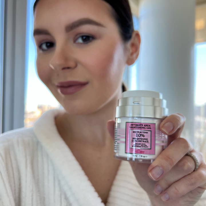 Divine Derriere – Großhandel Intimreiniger/-wischtuch – Divine Derriere Intimpflege zur Hautaufhellung für Körper- und Bikinizone9