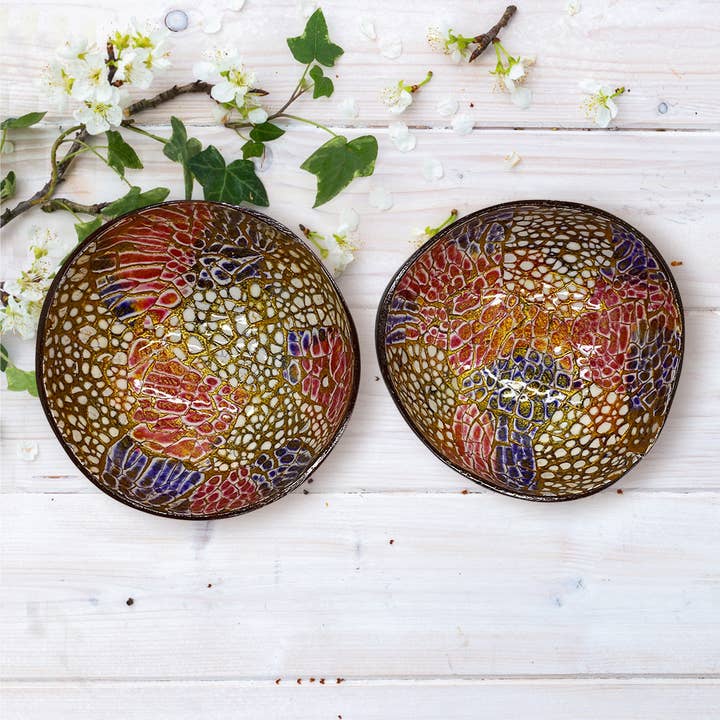 VIE - Wholesale Decorative Plate/Dish/Bowl - Hand-Painted Coconut Bowls, Lacquered, Set of 256