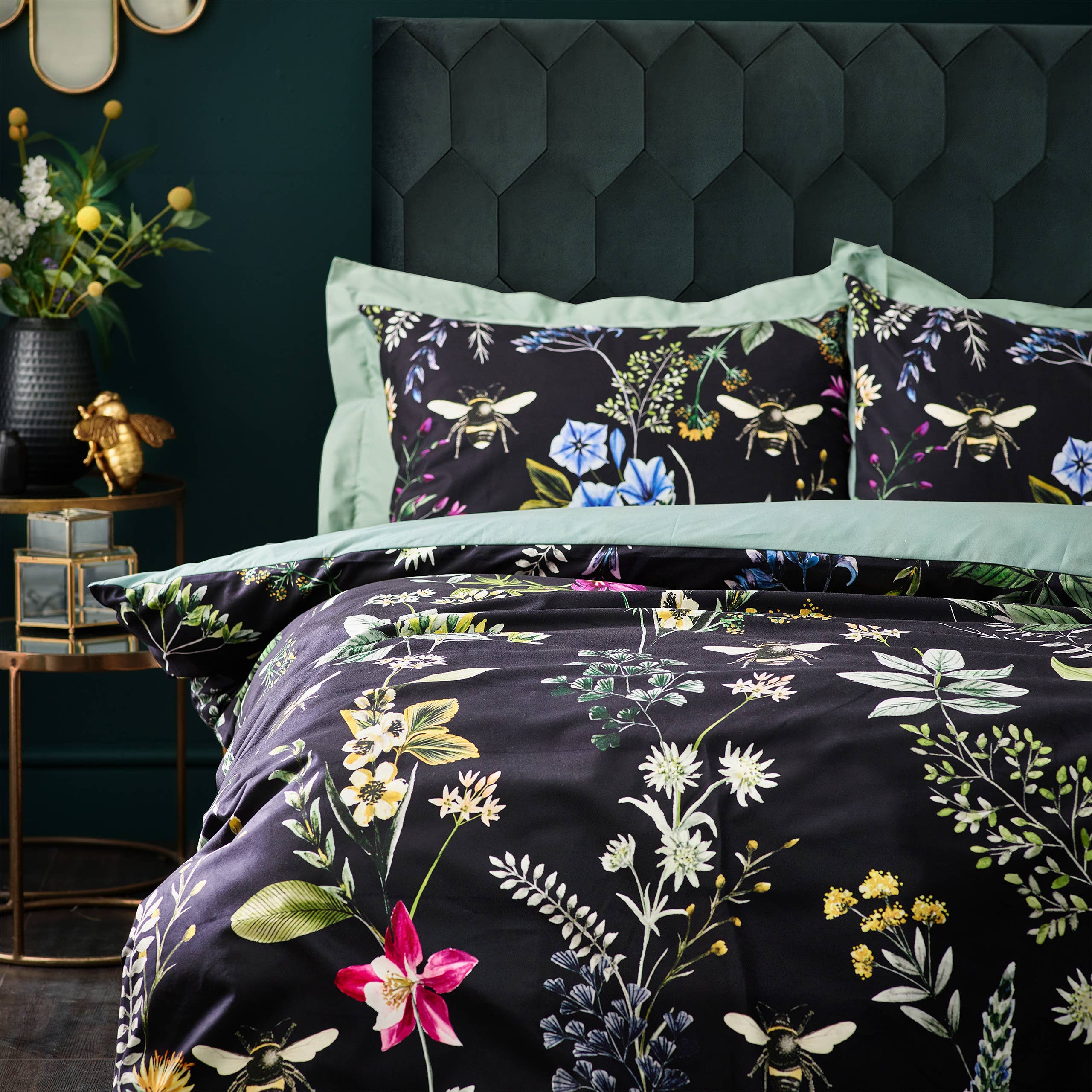 Midnight Bee Floral Velvet Duvet Cover Set Black for wholesale on Faire3