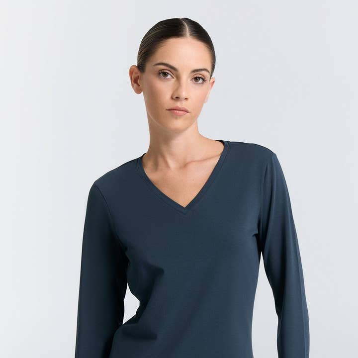 4413-048 | Dames V-hals longsleeve - Navy voor wholesale door Leela Cotton