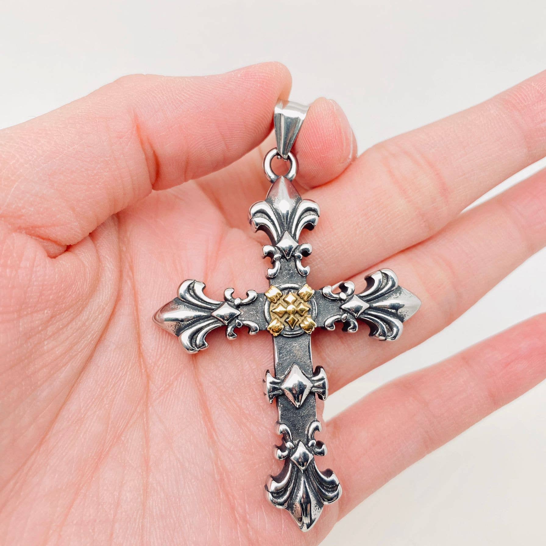 Mio Queena - Wholesale Pendant/Charm Necklace - Stainless Steel Crocore Cross Charm  Necklace - MJ/MNP4