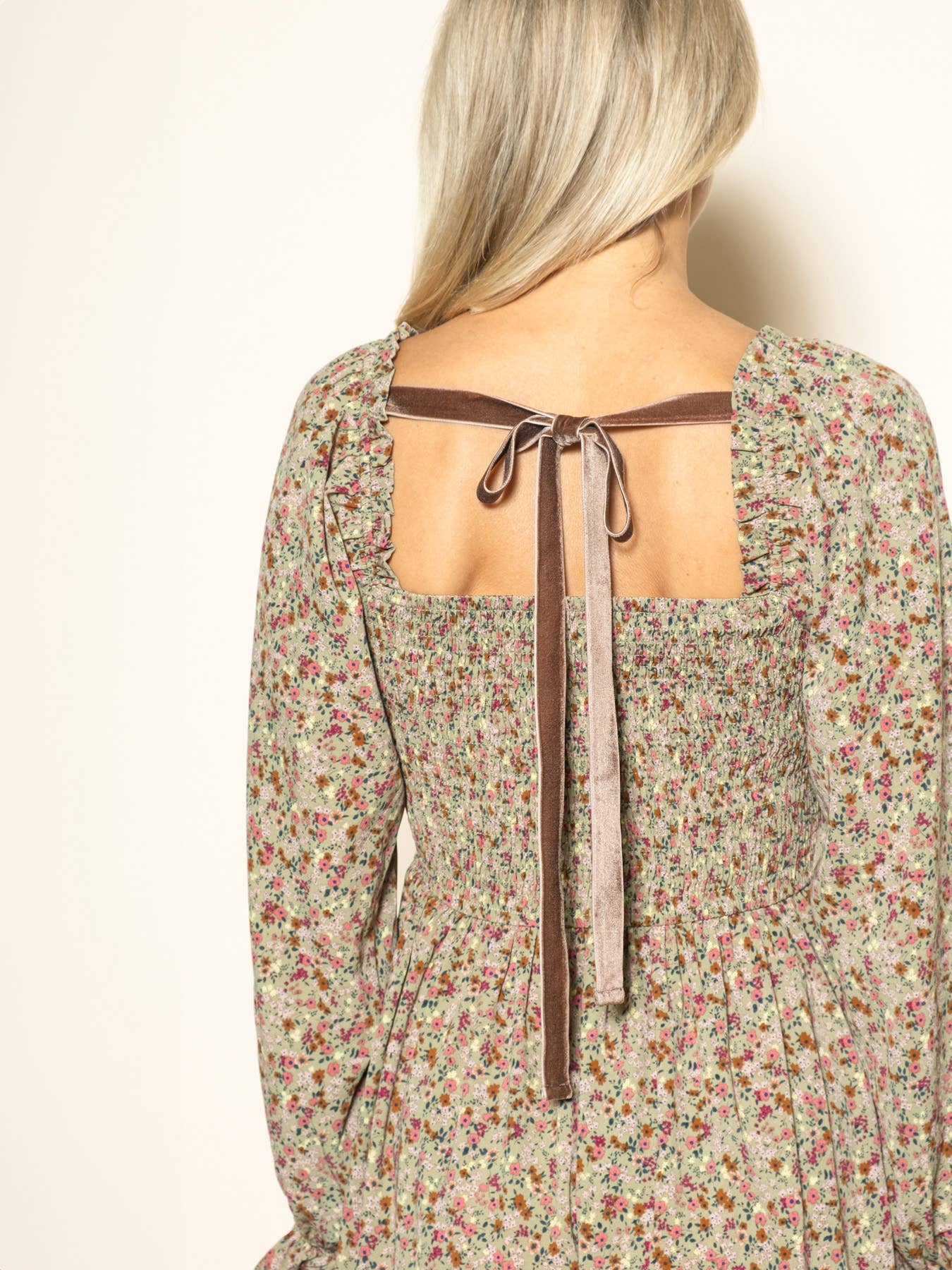 Elloh Collection - Wholesale Dress - Women's - Long Sleeve Velvet Back Tie Floral Midi Dress with Pockets6