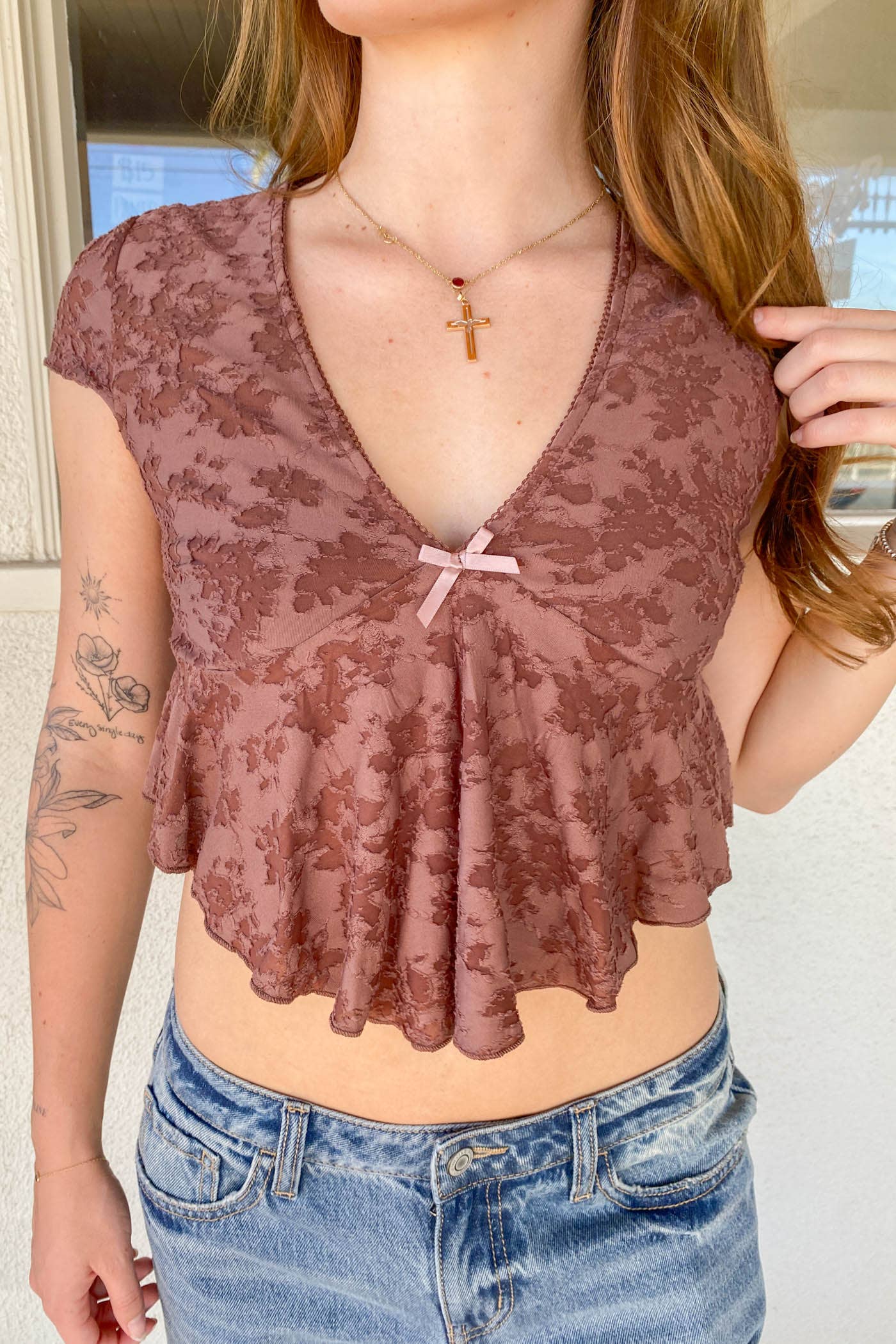 Nectar Clothing – Blusa - Mulher por atacado – Top Texturizado com Mangas Curtas Florais3