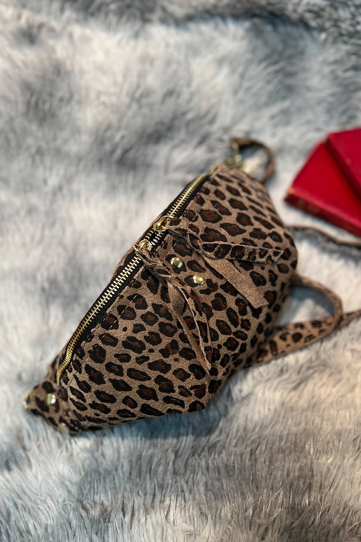 Cherry Paris – wholesale Midjeväska - Dam – NELLY LEOPARD midjeväska i leopardmönstrad mocka - 4061B0