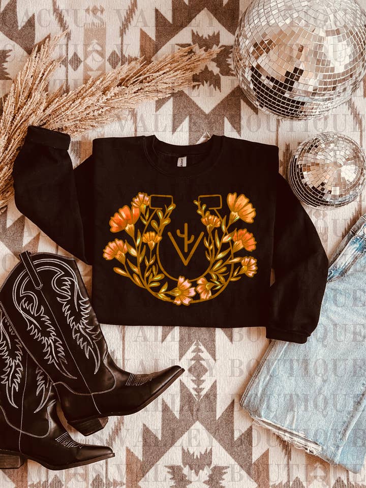 Fer à cheval fleuri - Col rond pour la vente par Cactus Valley Boutique