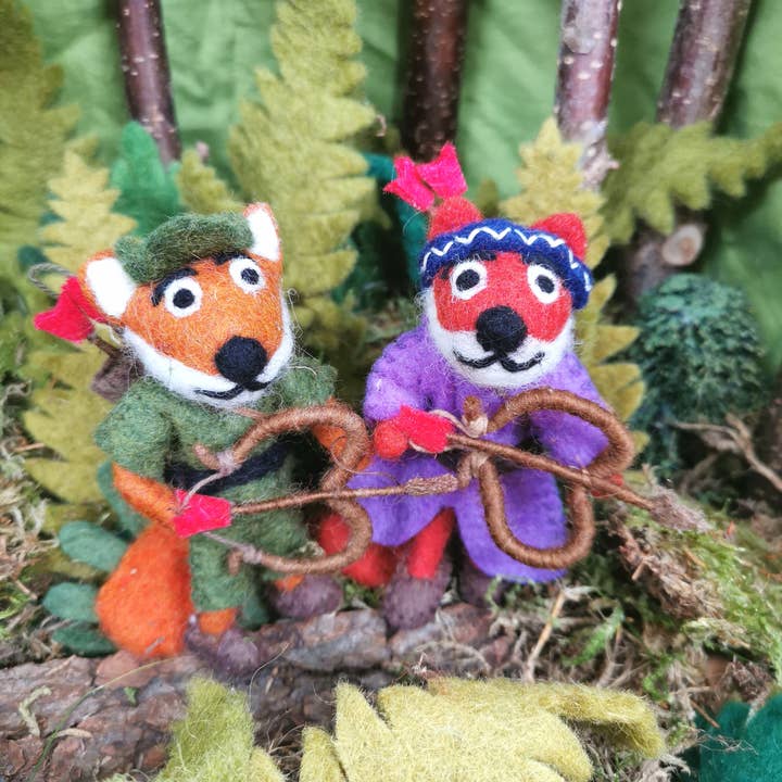 Felt So Good - Wholesale Ornament - Handmade Felt Fox Robin Hood & Maid Marion Decoration3