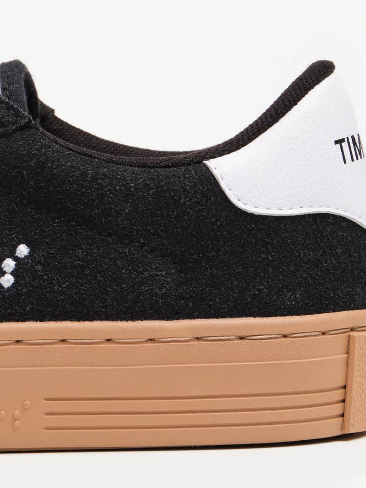 Timpers - Wholesale Lifestyle Sneakers - Unisex - Black Sneakers with Brown Sole | Vegan & Braille Detail6