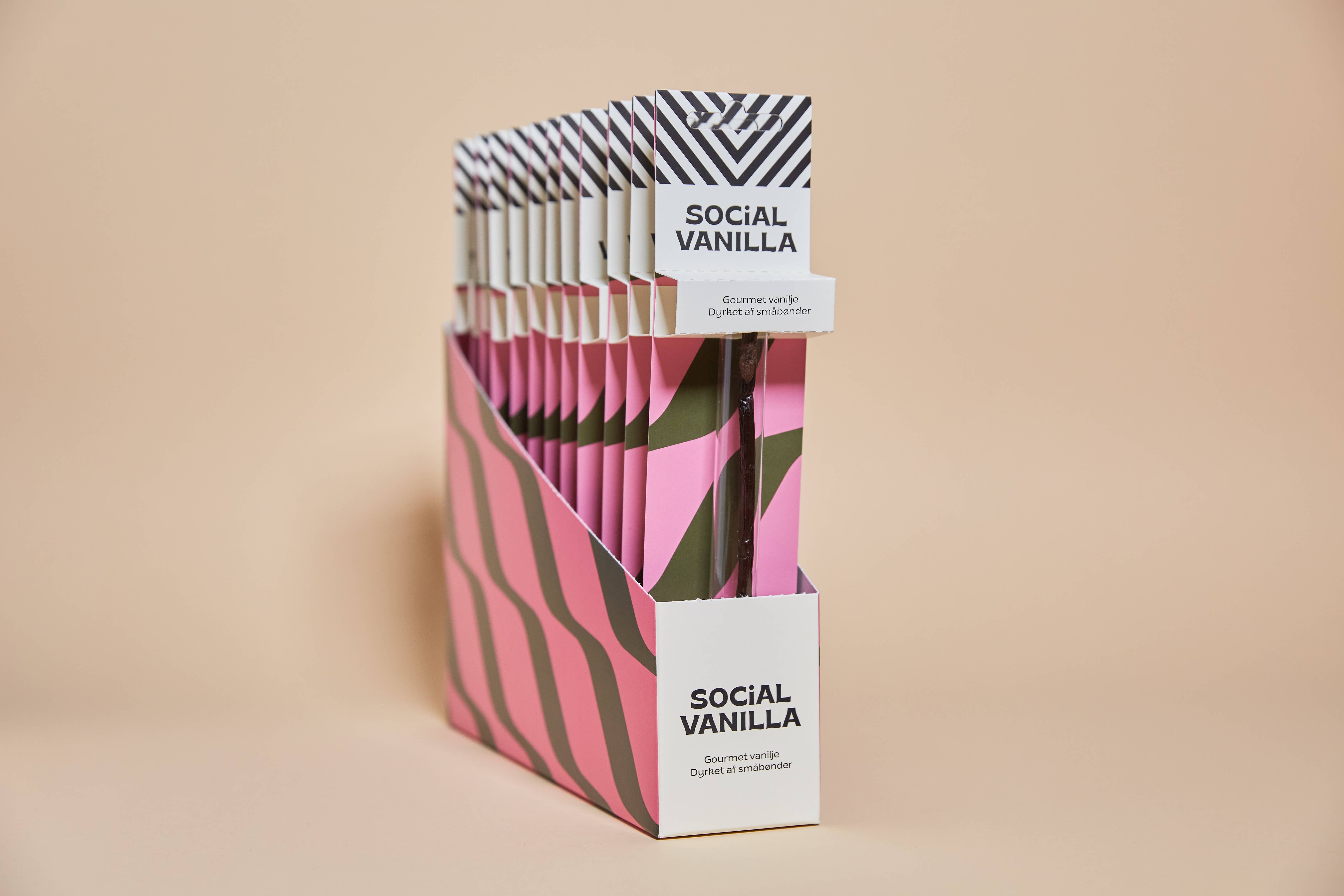 Social Vanilla – wholesale Vanilla/fruit extract – 1 pc. vanilla pod in glass tube - Retail 1