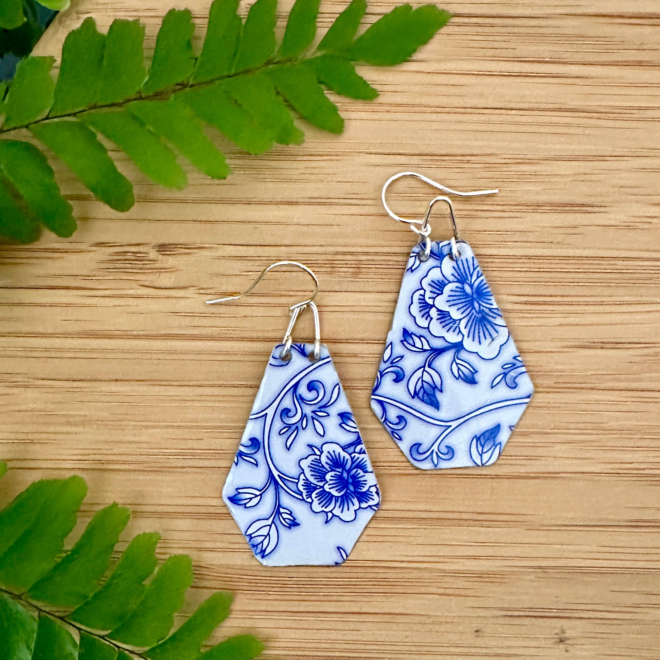 TTE Designs - Wholesale Dangle Earrings - Blue and White Chinoiserie Inspired Vintage Tin Earrings14