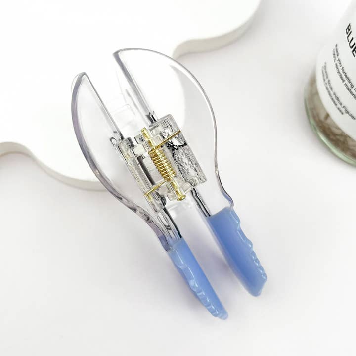 Blanco Pinza de Acetato para el Cabello con Bombilla Creativa de venta al por mayor en Faire2