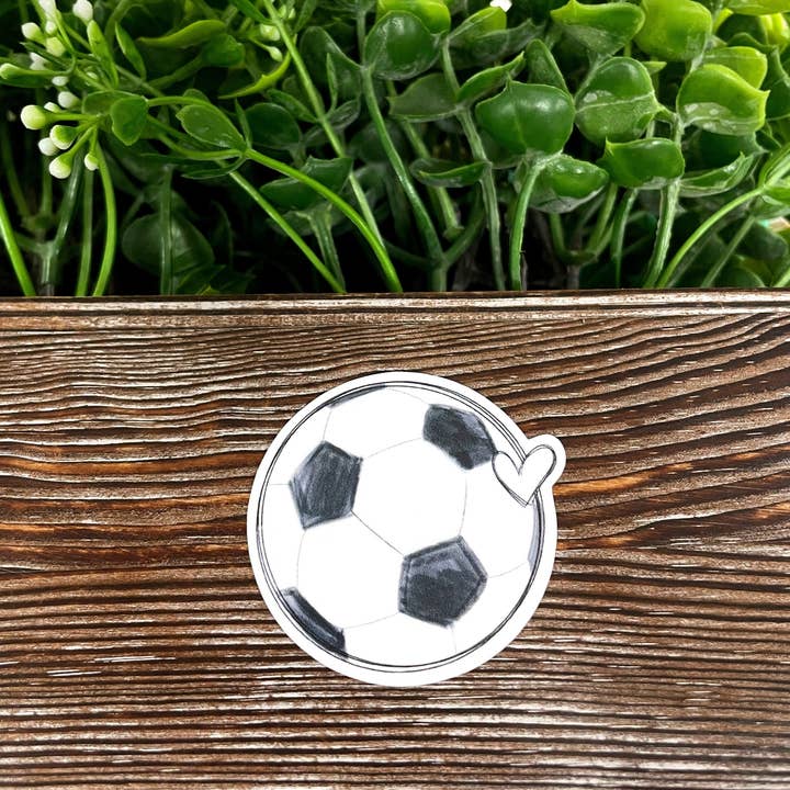 Handmade by Marlayna - Vente Autocollant - Ballon de football avec cœur, autocollant découpé, autocollant graphique, vinyle, amusant bohème | Autocollant ou aimant3