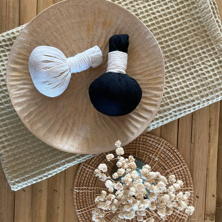 BAAN – wholesale Body massager – Thai herbal massage compress