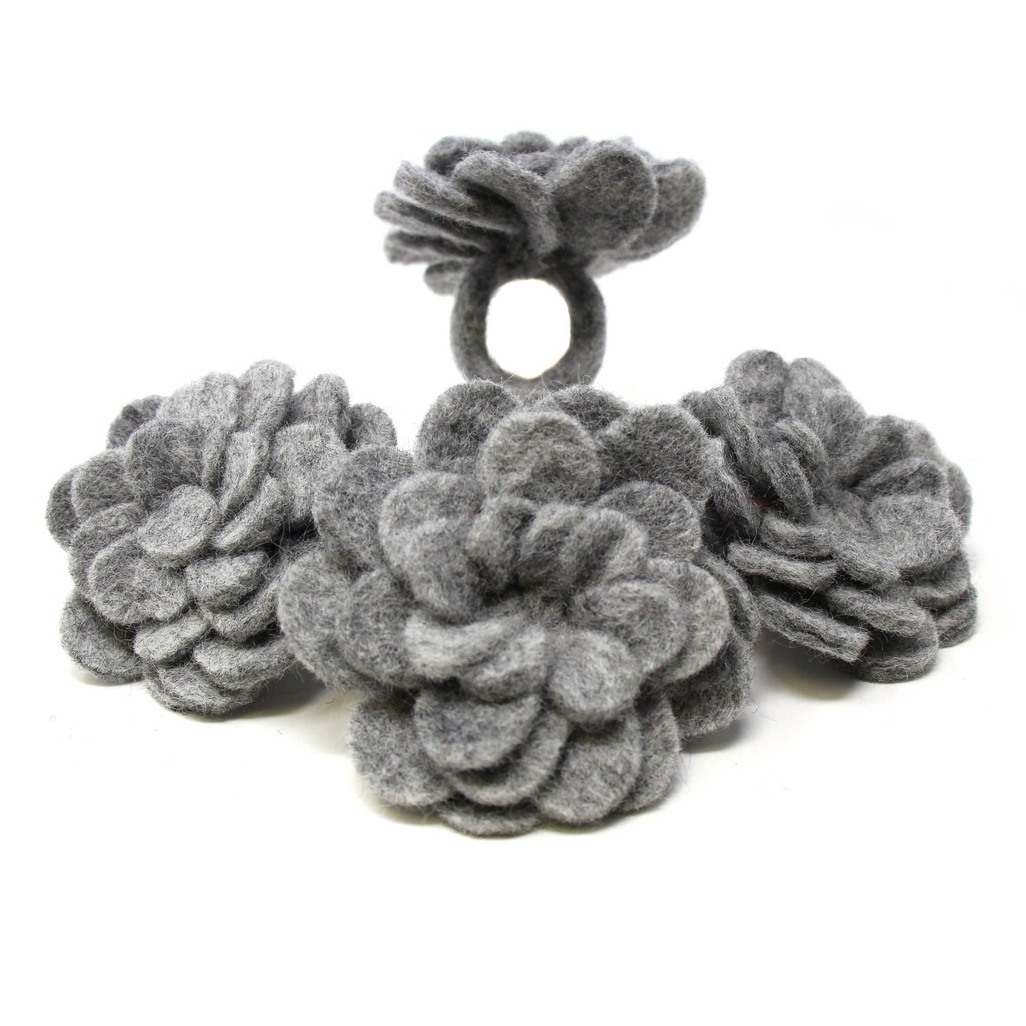 Global Crafts - Wholesale Servetring - Grijze Zinnias vilten servetringen - Set van 44