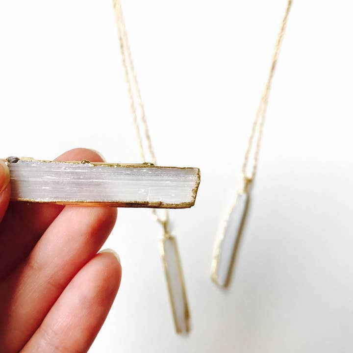Bondhu Jewelry – wholesale Pendant/charm necklace – Selenite Stick Crystal Pendant Bar Necklace, 18K Gold3