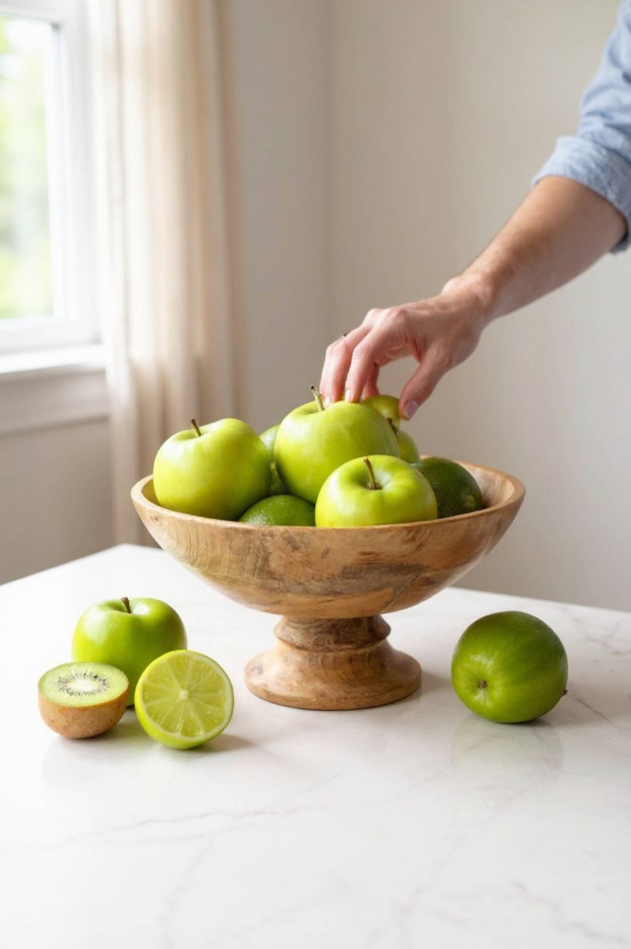 Made Market Co. - Wholesale Decorative Plate/Dish/Bowl - Classic Wood Pedestal Bowl