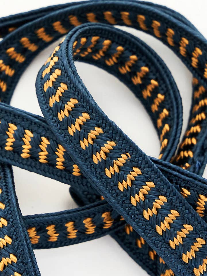 Porte-clés - ZAHRA - Thunderbolt pour la vente par YOOMEE