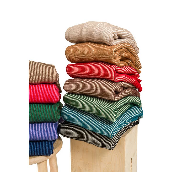 Style Up – wholesale Sweatshirt – Women's – EXPOSED SEAM TWO TONE SWEATER HI LOW SIDE SLITS4