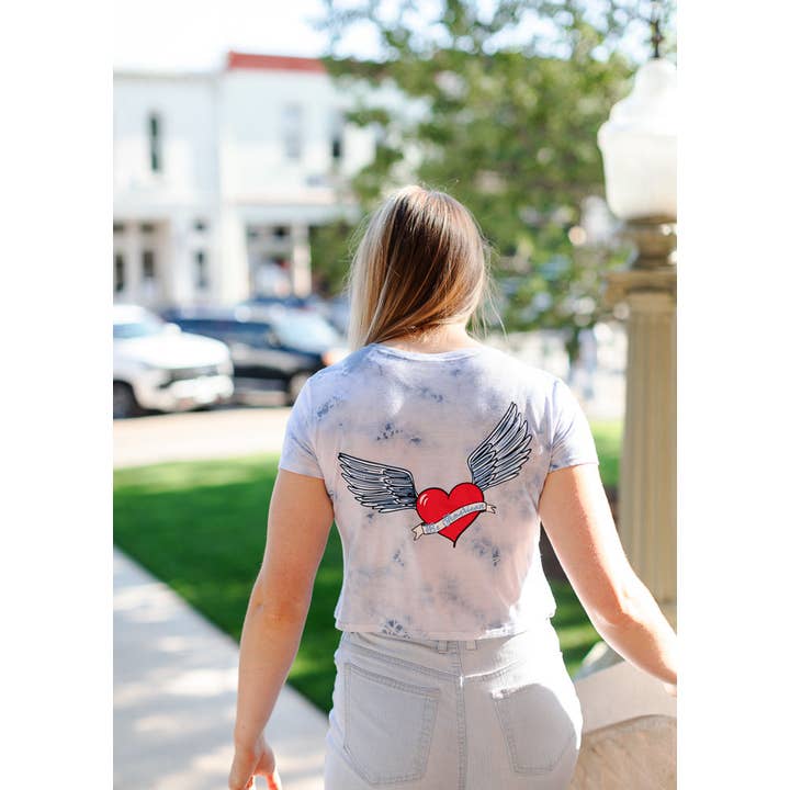 T-shirt court avec tatouage de cœur pour la vente par Be American Shop