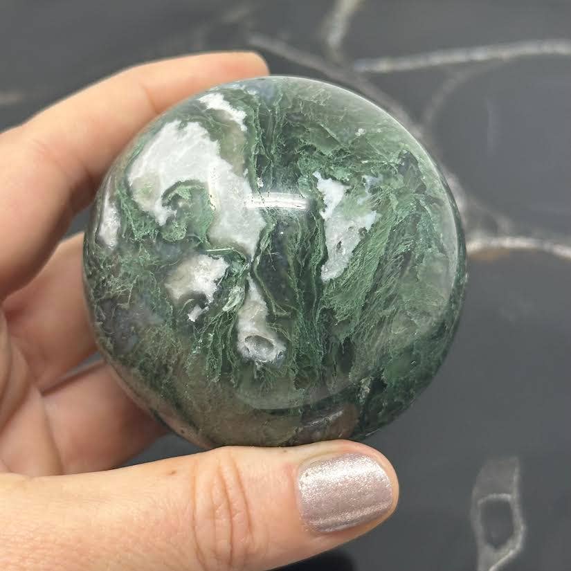 The Crystal Tabby - Venta al por mayor Piedras/cristales espirituales - Esfera de Ágata Musgosa - 1 esfera1