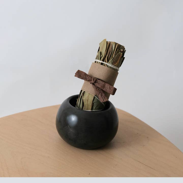 Minimal Round Holder for wholesale by Mindful Cements