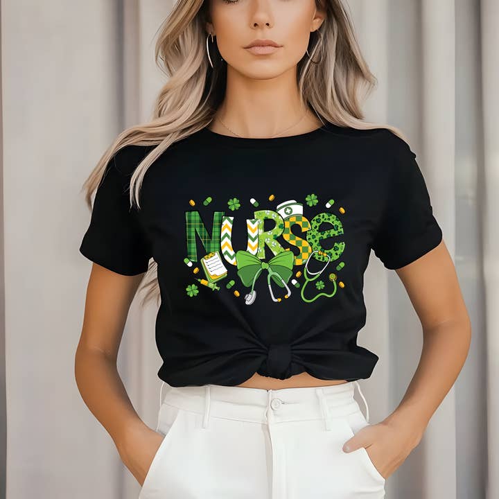 T-shirt de la Saint-Patrick pour infirmière | Infirmière chanceuse Trèfle pour la vente par JAC Wholesale