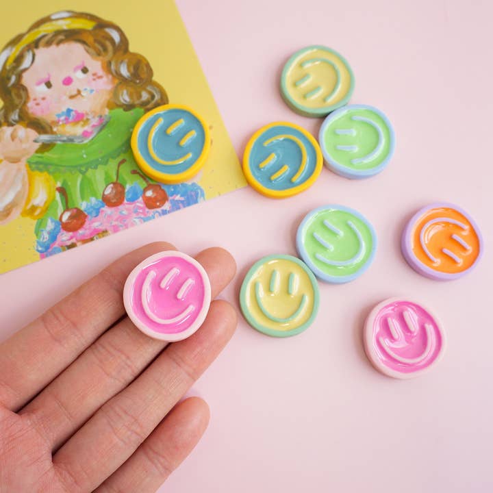 Mini Story Co - Wholesale Lapel Pin/Button - Pastel Smiley Face Pin | Smiley Face Brooch | Colourful Pin Badge | Smile Accessories | Cute Pin for Backpacks and Hats | Gift for Friends1