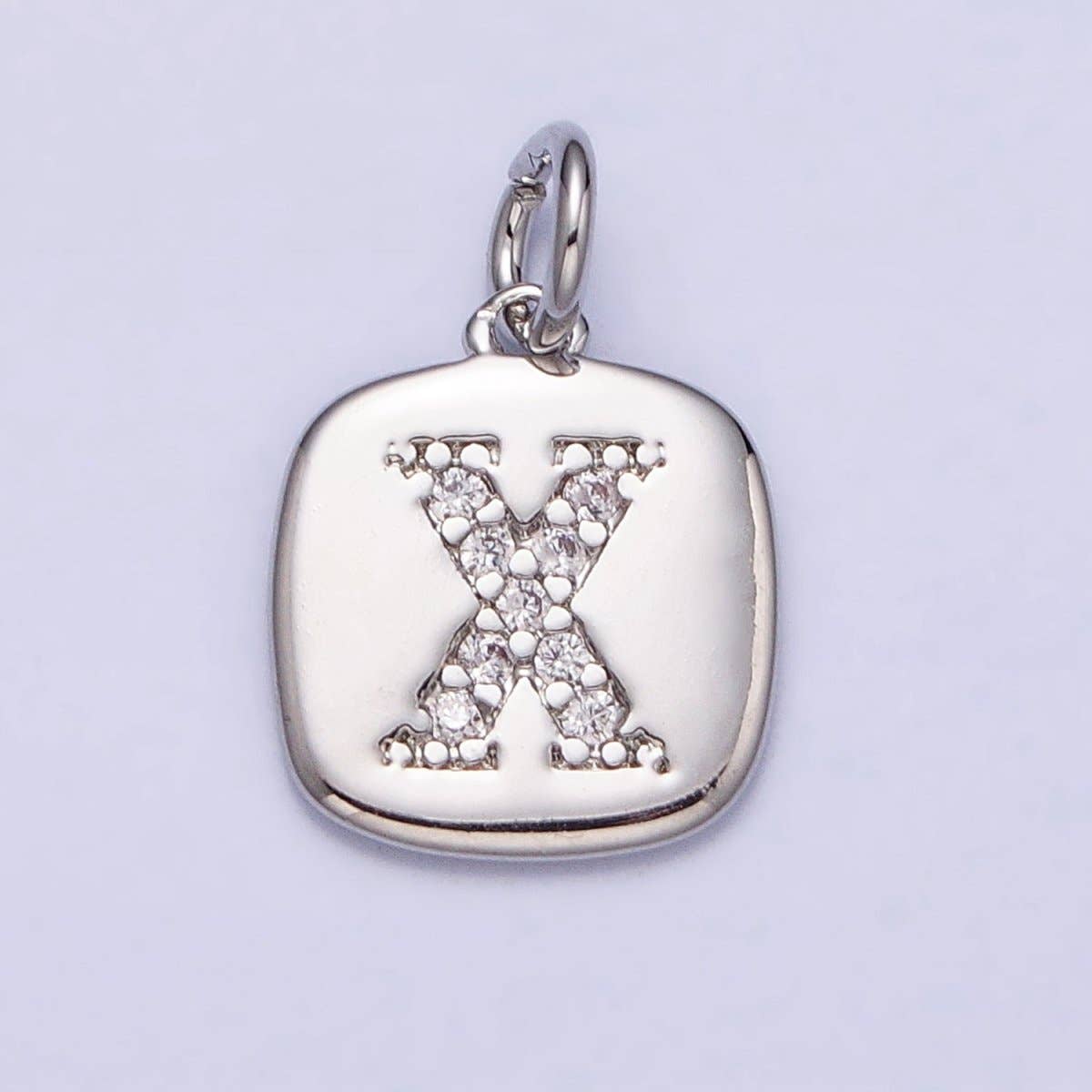 Aim Eternal - Vente Breloques/médailles personnalisées - Pendentif personnalisé avec initiale en pavé micro CZ carré argenté clair | A-266-A-27823