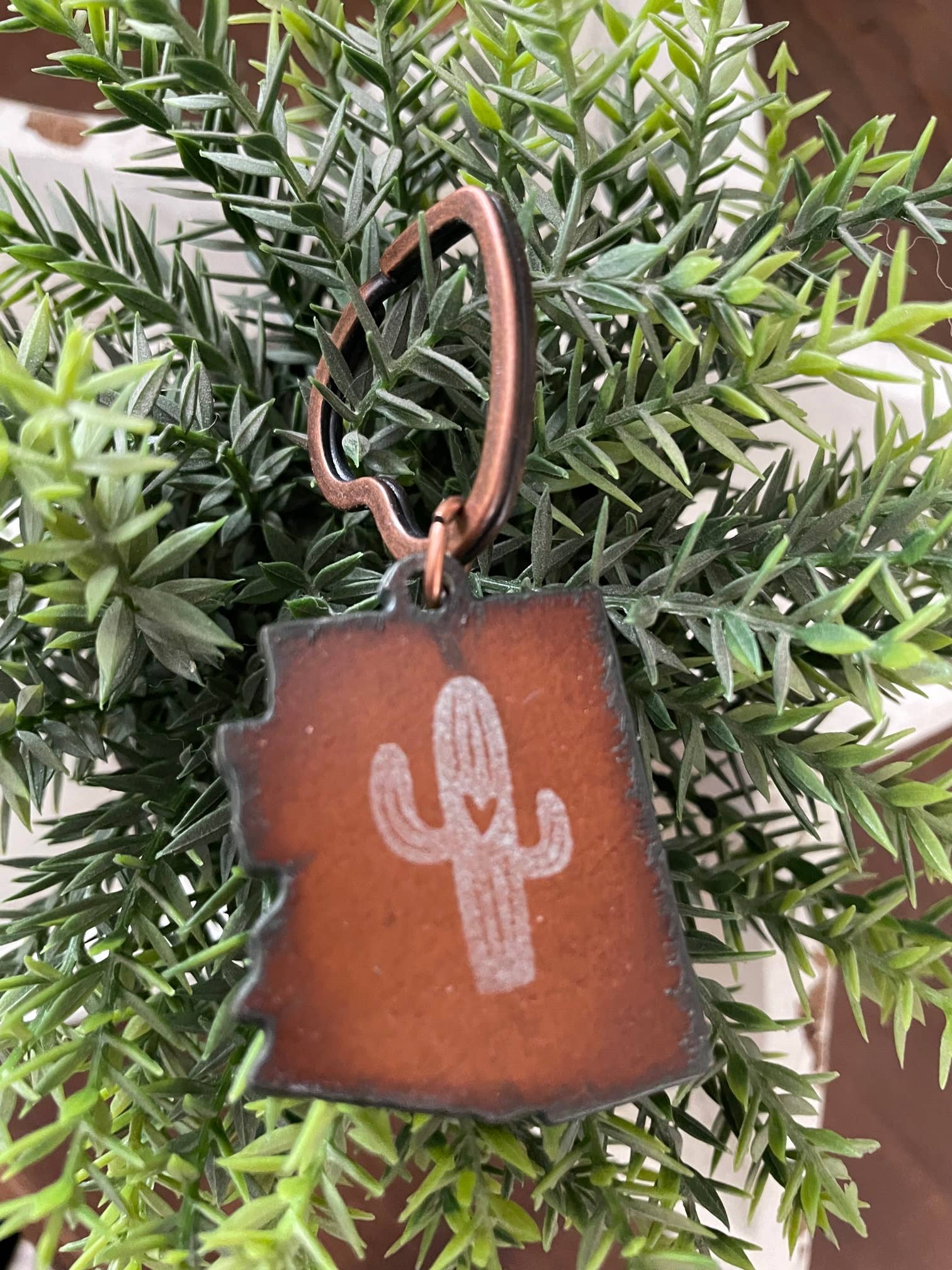 The Rustic Barn - Wholesale Keychain - Unisex - Rustic Keychain Arizona shape with silver cactus image1