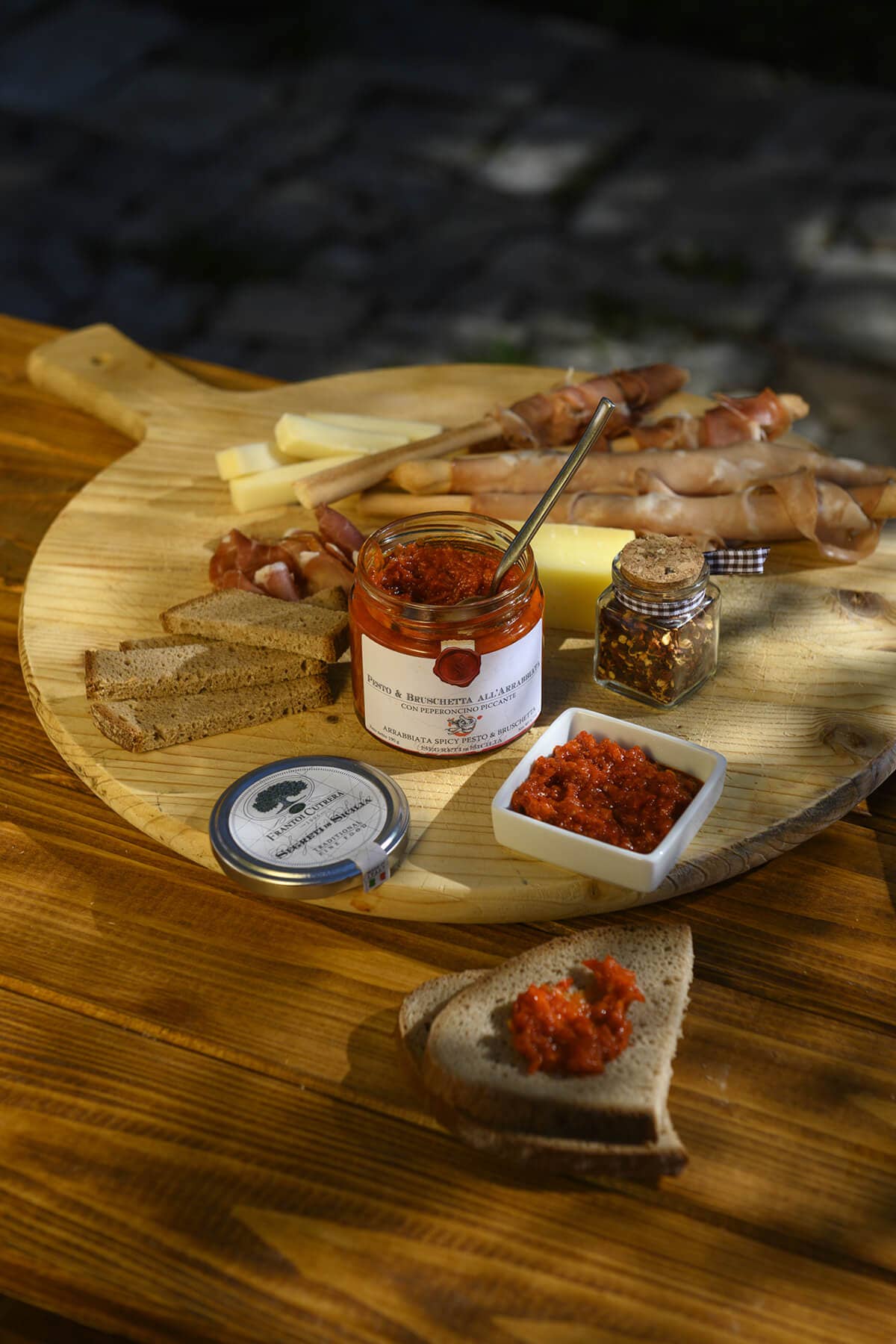 Frantoi Cutrera - Wholesale Pesto - Pesto & bruschetta all'arrabbiata – Secrets of Sicily1