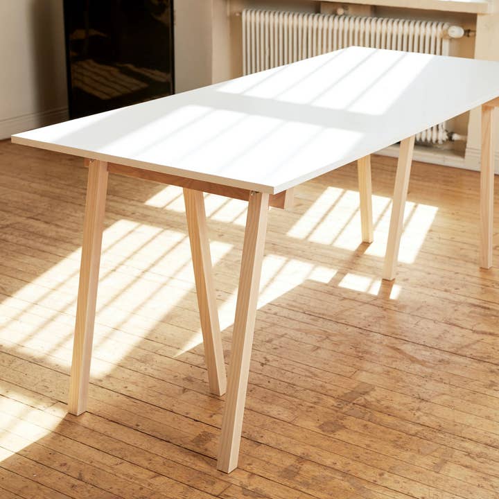 WOODEN FINLAND – mesa de apoio por atacado – Par de cavaletes Treehorse em madeira maciça de freixo4