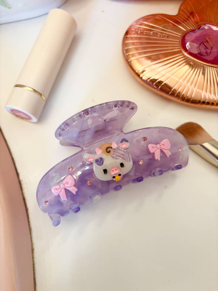 Cowquette Jolene Claw Clip for wholesale by Basura Gang